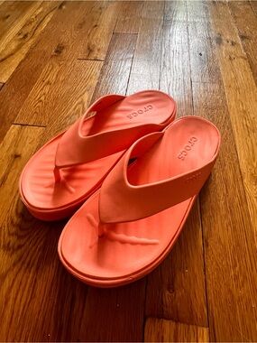 CROCS Women's Coral-Orange Platform Thong Sandals